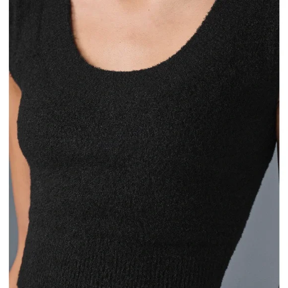 ALO Yoga Black Sleeveless Crop Top - Picture 3 of 8